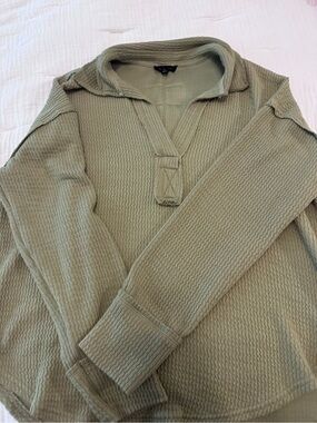 Blu Pepper Olive V-Neck Waffle-Knit Pullover Sweater
